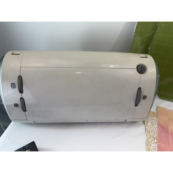 Cricut Personal Electronic Cutter Machine CRV001 - Picture 11 of 17